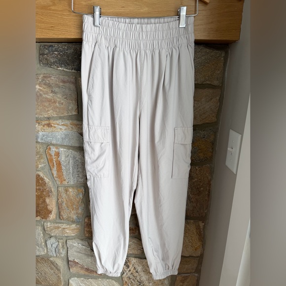 Vuori Villa Cargo Jogger in off white size S - Picture 5 of 14